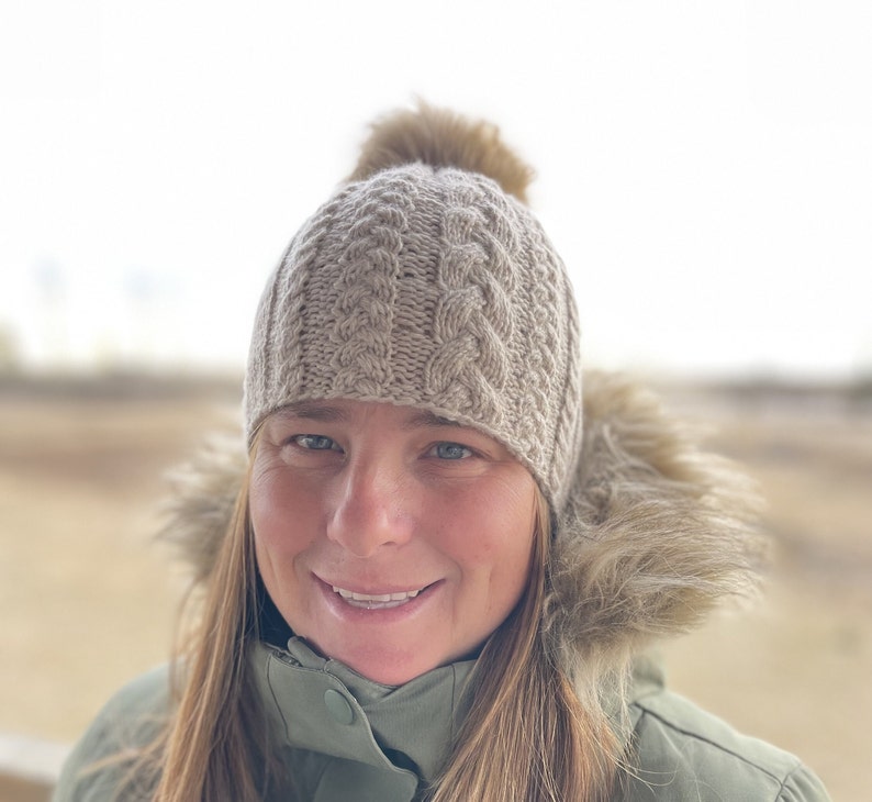 Adult cable hat knitting pattern