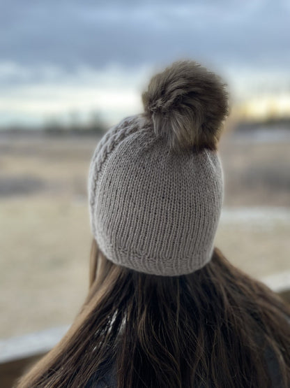 Adult cable hat knitting pattern