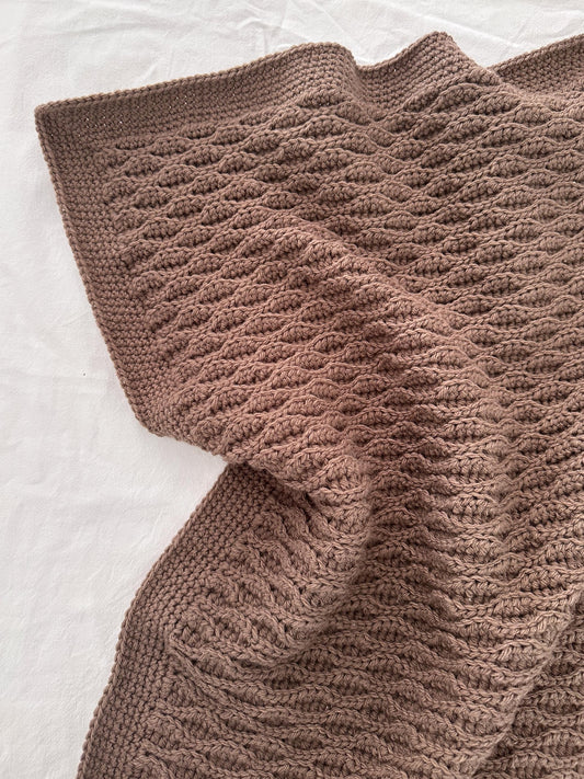 Almond Waves Baby Blanket: Crochet Pattern